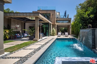 Building Photo - 631 N Curson Ave