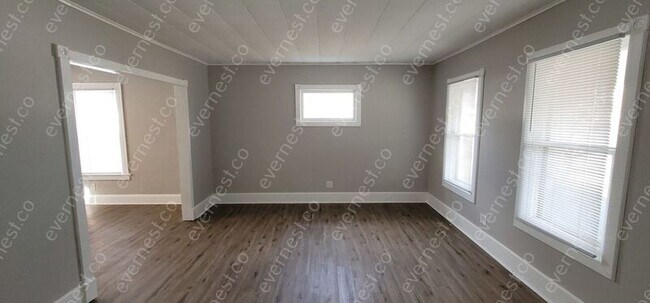 Building Photo - 514 Durango Dr
