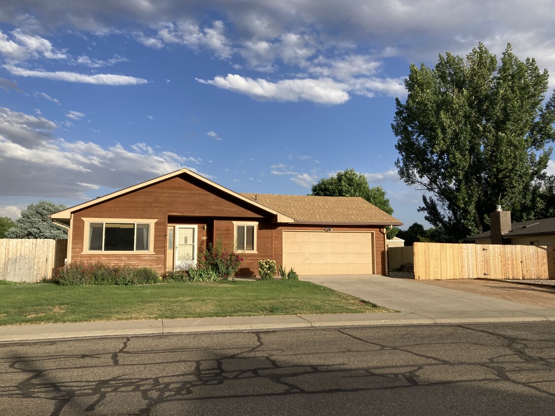 Foto principal - 160 Sunset Dr