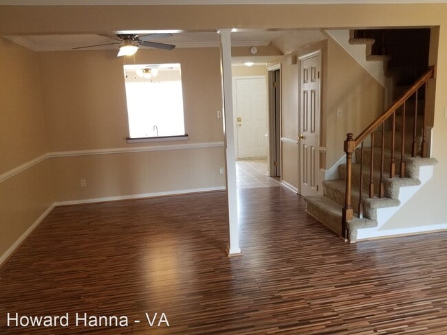 Building Photo - 2 br, 2.5 bath House - 4704 Glencoe Lane