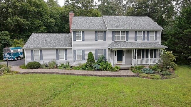 Building Photo - 2730 Wildwood Cir