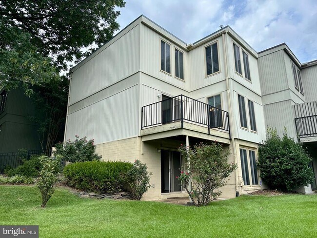 Foto del edificio - 1823 N Shore Ct