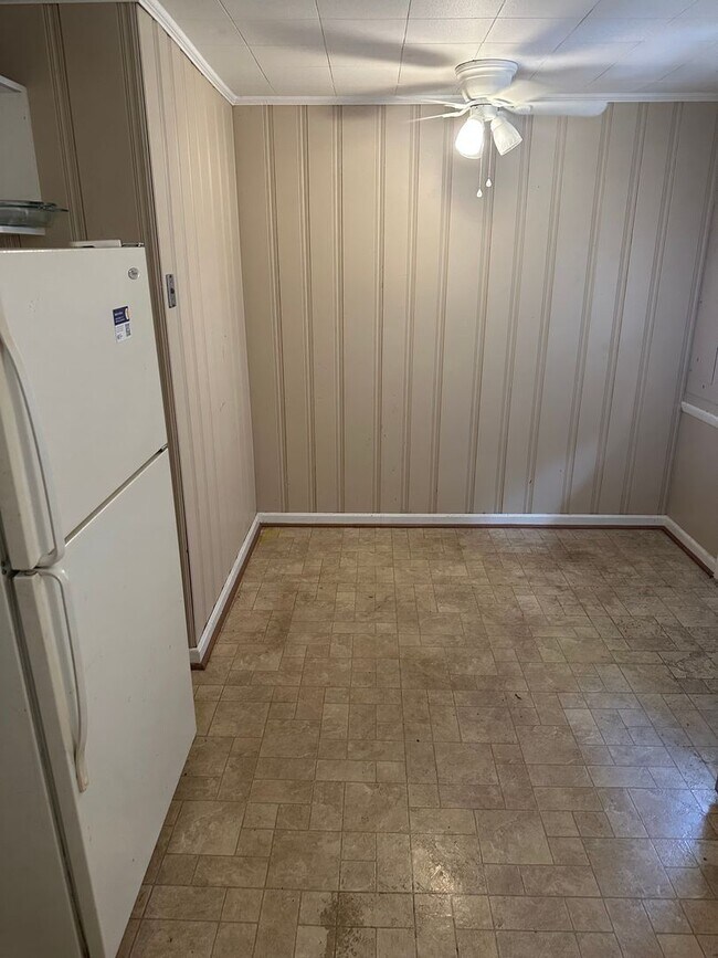 Building Photo - 3 bed/1bath
