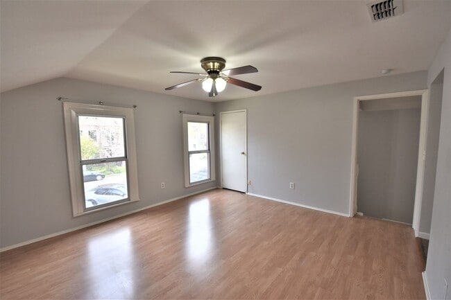 Building Photo - 518-518 15th St