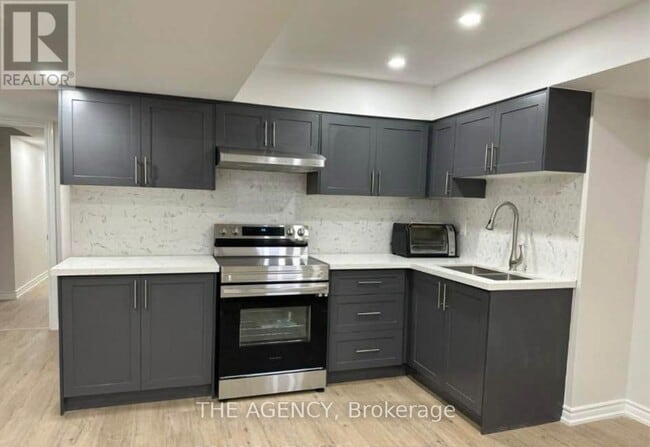 Building Photo - 2407 Hibiscus Dr
