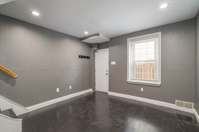 Foto del edificio - 1025 N Lawrence St