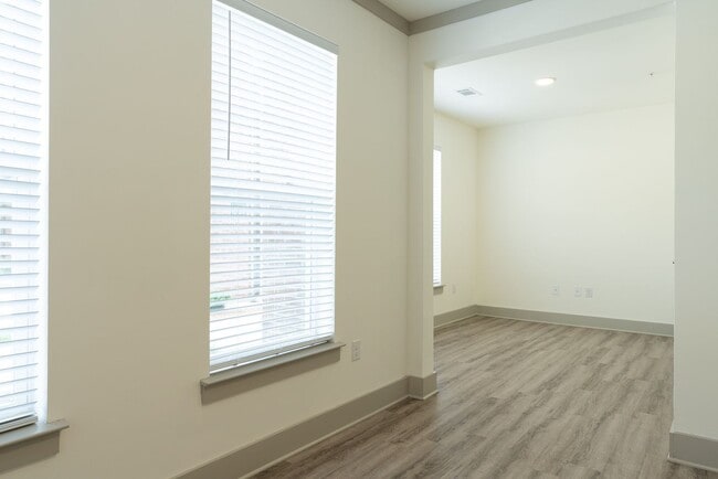 Interior Photo - Overlook at Farragut