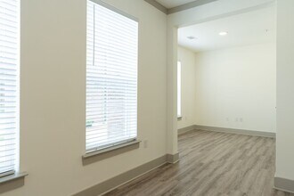 Interior Photo - Overlook at Farragut