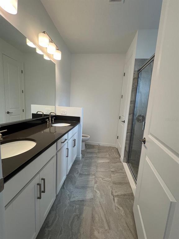 Foto del edificio - 5274 Kildare Pl