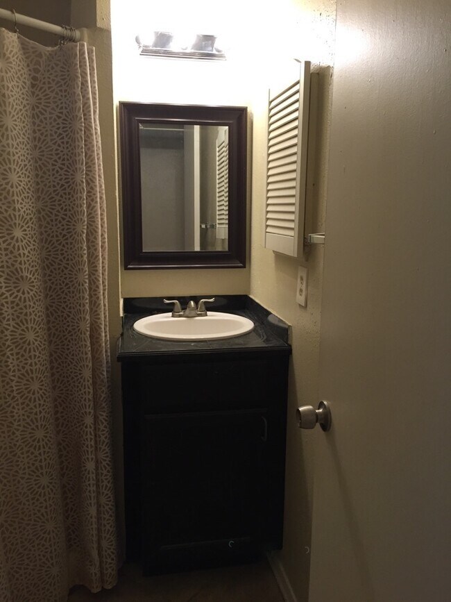 Foto del edificio - College Station - 1 bedroom /1 bath condo ...