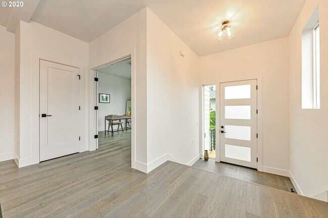 Foto del edificio - 4559-4563 N Borthwick Ave