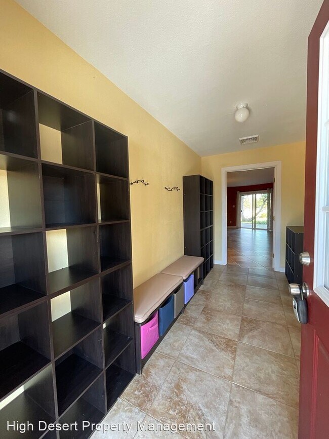 Foto del edificio - 4 br, 3 bath House - 3717 NW 25th St