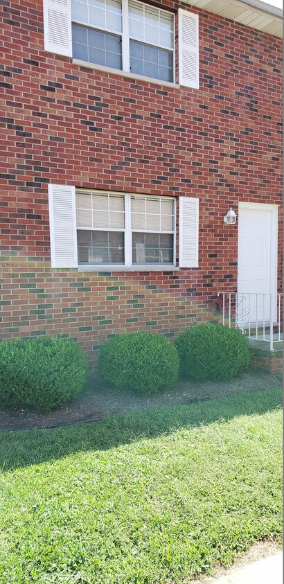Primary Photo - 1012 18th St