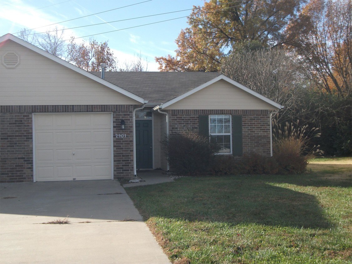 Primary Photo - 2901 Russell Ct
