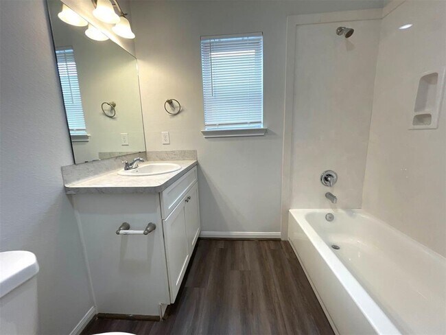 Foto del edificio - 8722 Scott St