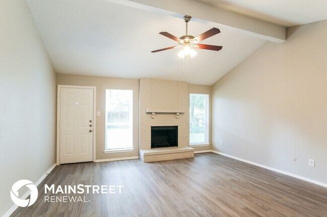 Foto del edificio - 7647 Western Oak Ln