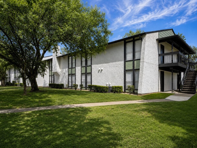 Building Photo - Alexis Park