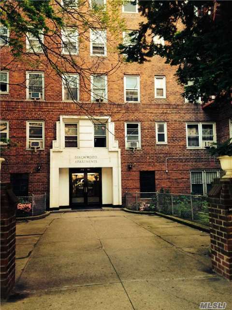 Foto principal - 144-44 41st Ave