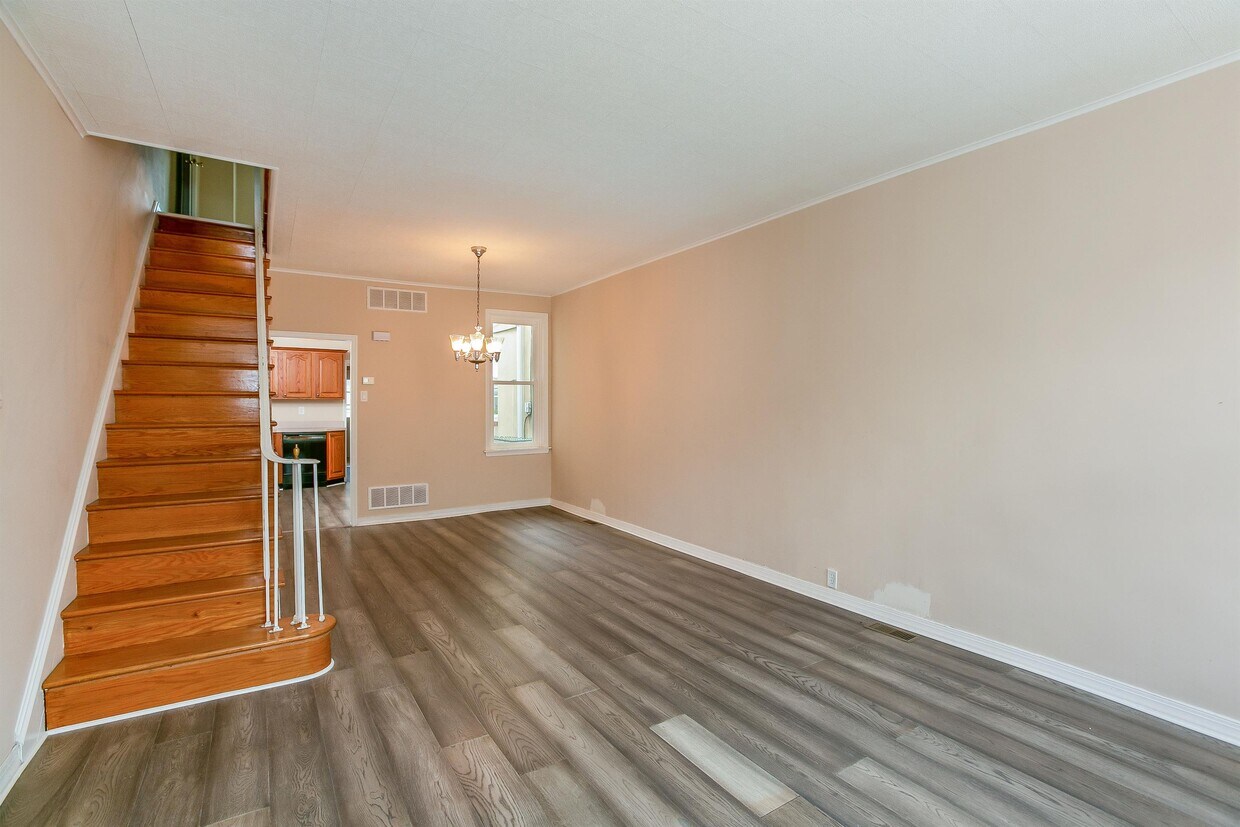 Primary Photo - 3227 Chatham St