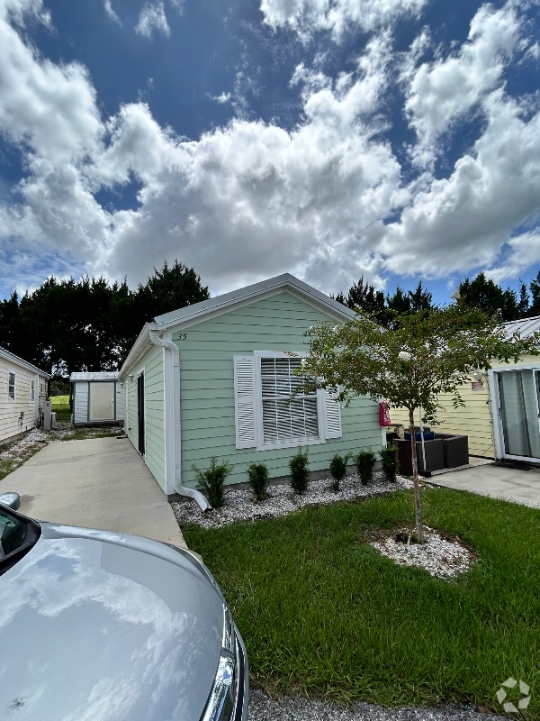Building Photo - 2727 Frontage Rd