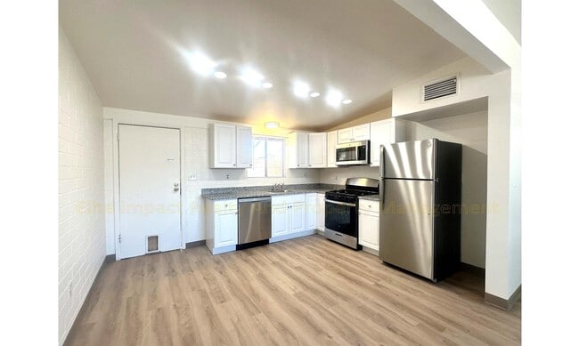 Building Photo - 3042 N Sparkman Blvd