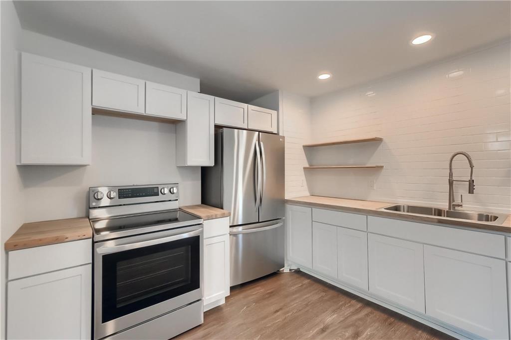 Foto principal - 6707 E Riverside Dr