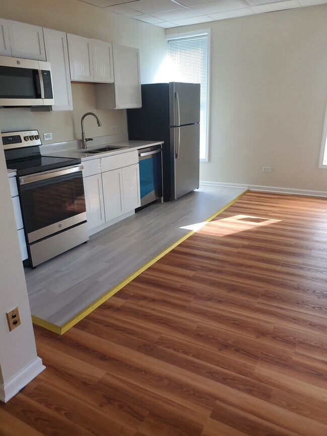 Foto del edificio - 610 N Milwaukee Ave