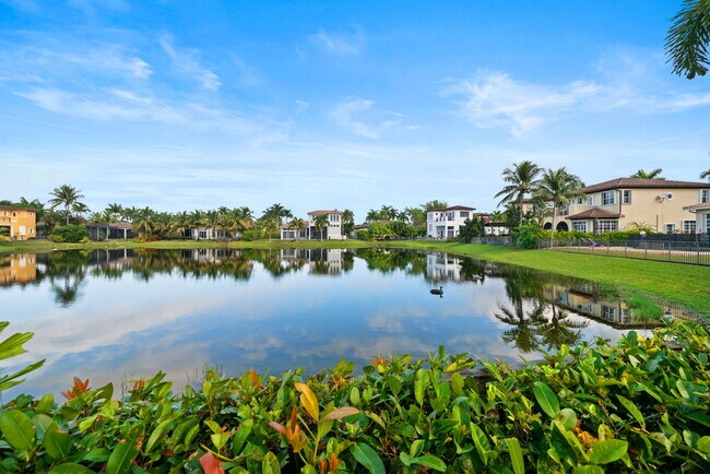 Waterfront - 12225 NW 71st St