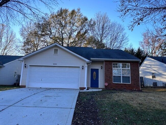 Building Photo - Exclusively Offered by Muse Realty Rentals...