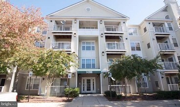 Building Photo - 14200 Farnsworth Ln
