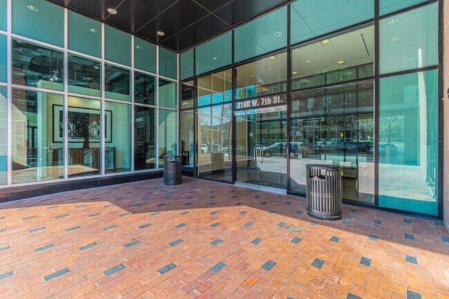 Foto del edificio - 3100 W 7th St