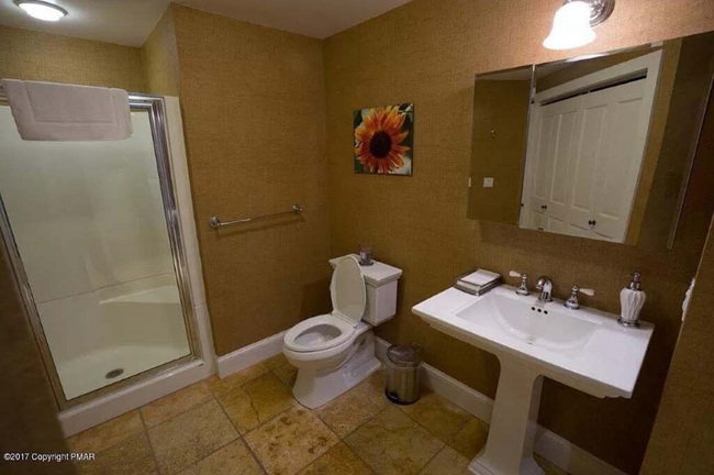 Foto del edificio - 2176 Glenbrook Dr