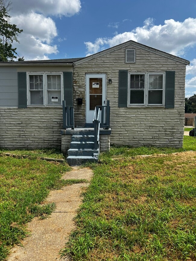 Building Photo - 5600 Gatesworth Ave