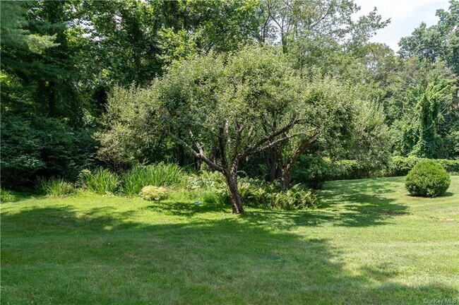 Foto del edificio - 658 Grant Rd