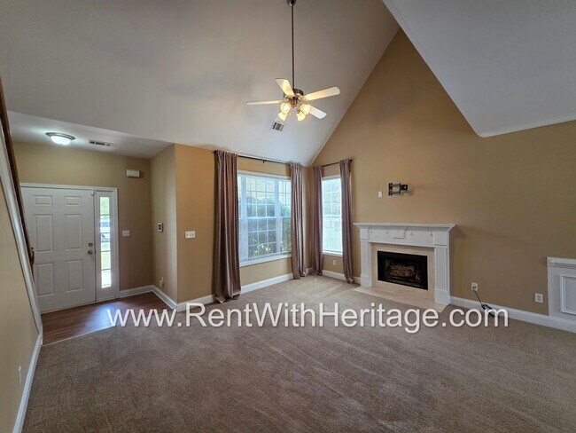 Foto del edificio - Gorgeous 5bd /3.5 bath Home/ Upgrades Galore/ Attention to Detail/ Great Location