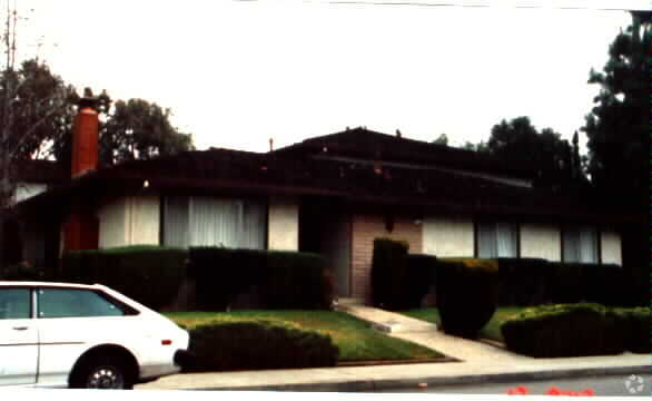 Building Photo - 3681 Peacock Ct