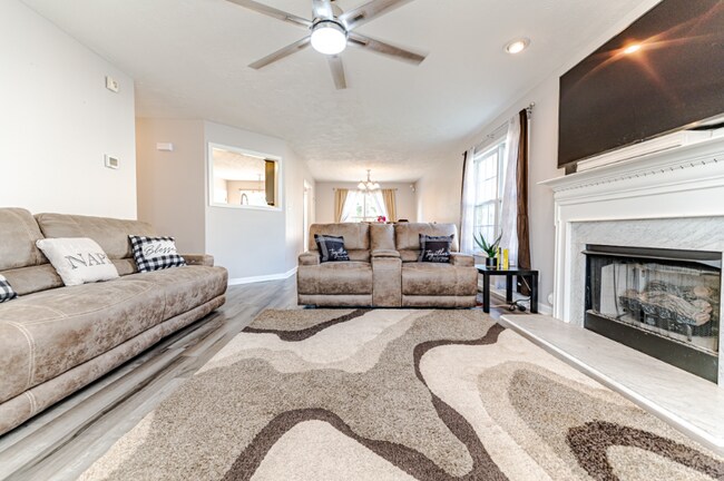 Foto del edificio - 174 Falling Leaf Dr