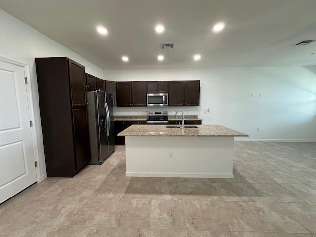 Foto del edificio - 4658 Longwood Lake Sq