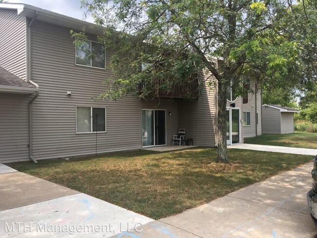 Building Photo - 1 br, 1 bath Apartment - 204 Southfield St.