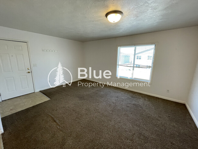 Building Photo - 3134 Chasewood Dr