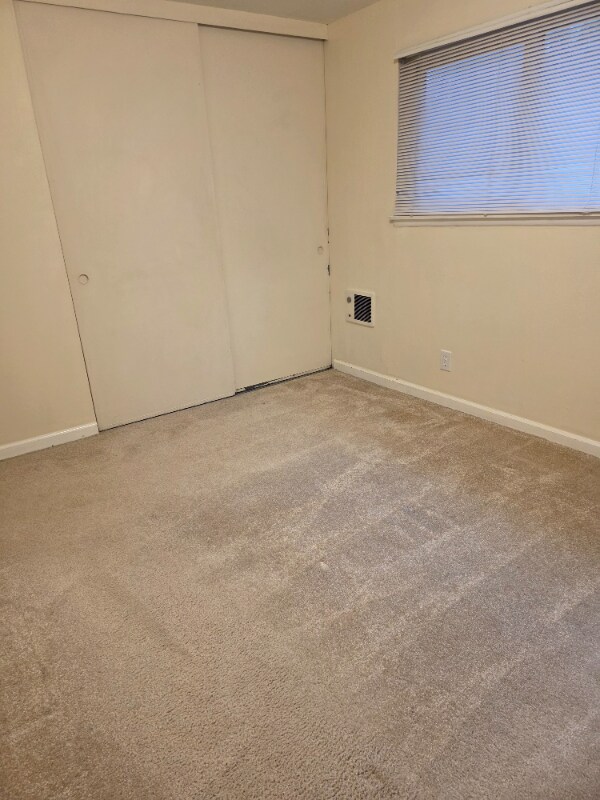 Photo - 2349 W Newton St Apartment