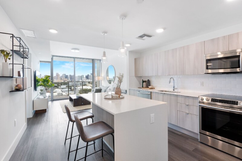 Foto principal - 1600 NW N River Dr