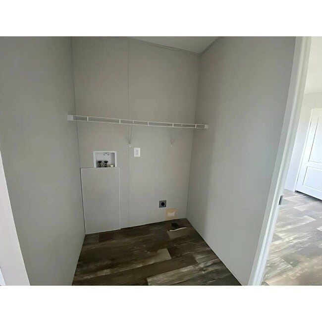 Foto del edificio - 1521 Thomas Dr