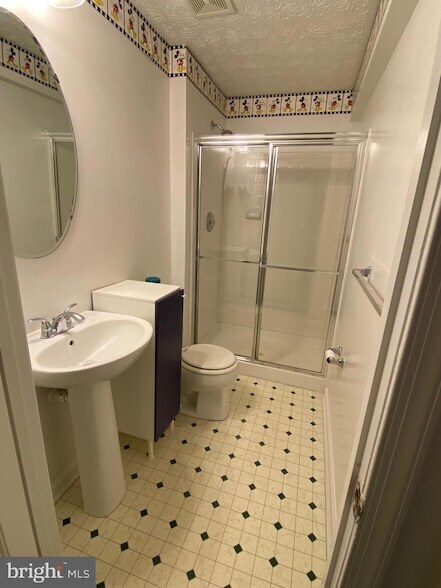 Foto del edificio - 8412 Beldale Ct