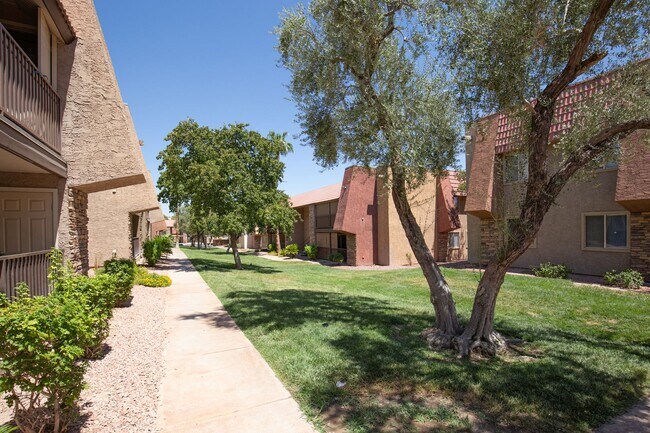 Building Photo - First floor unit in guard gated SW communi...