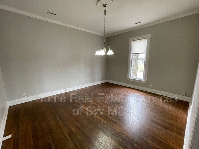 Foto del edificio - 1350 N Grant Ave