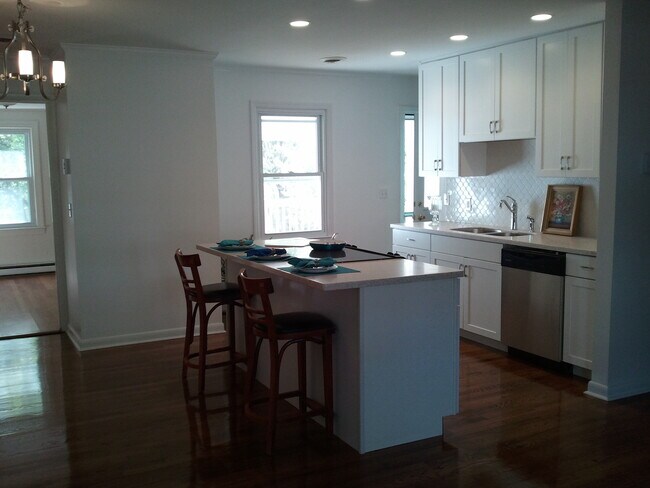 Building Photo - 508 Rougemont Ave