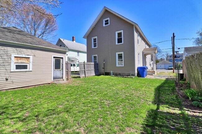 Building Photo - 156 Pulaski St