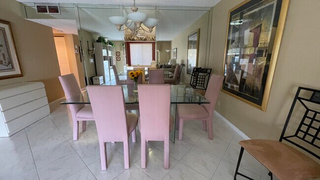 Foto del edificio - 6936 Huntington Ln