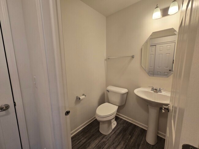 Foto del edificio - 7106 Country Club Hills Dr
